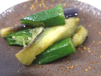 なすとオクラのカレー炒め